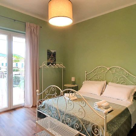 Отель La Casa Di Andreina Монделло Экстерьер фото
